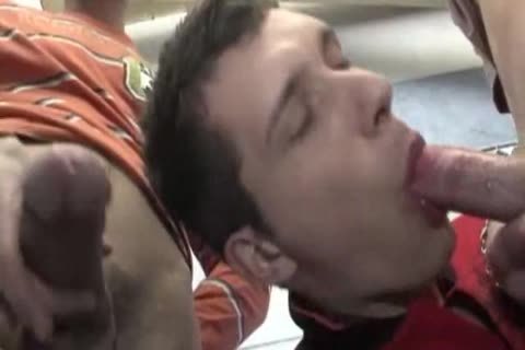 Unbridled threeway frigging after raging 10-Pounder engulfing.