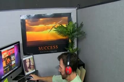 excited Fucker Bryan Slater bonks fashionable guy Shane Frost