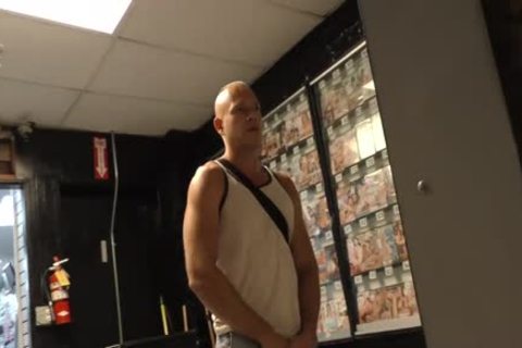 White legal age teenager Finds Hung darksome homo paramour At A Glory gap