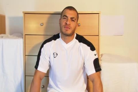 Muscle Farid Solo jack off