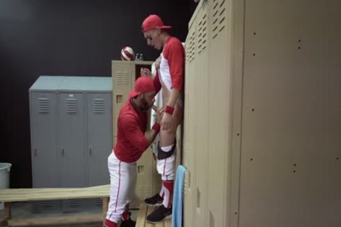 Locker Room fucking - Tristan Hunter And Eddy Ceetee