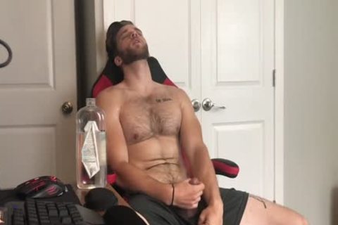 naughty Hunk Keeps Cumming