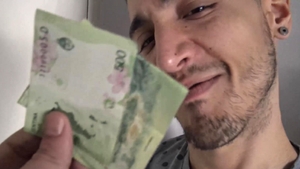 LatinLeche - Gets down for cash