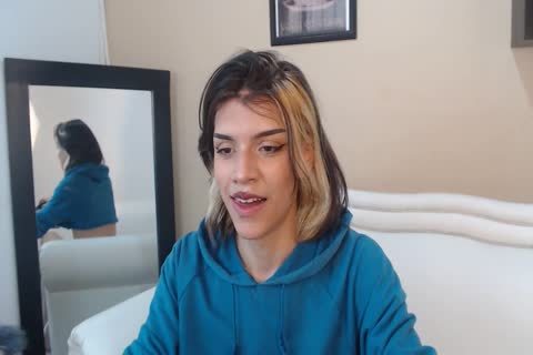 gigantic Dicked Colombian Diva