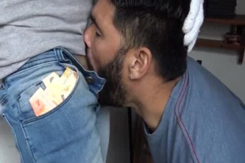 Tattooed Latin acquires supplementary cash To Ride Stranger's dick