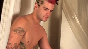 AlternaDudes: Hairy Achilles jerks off in bath
